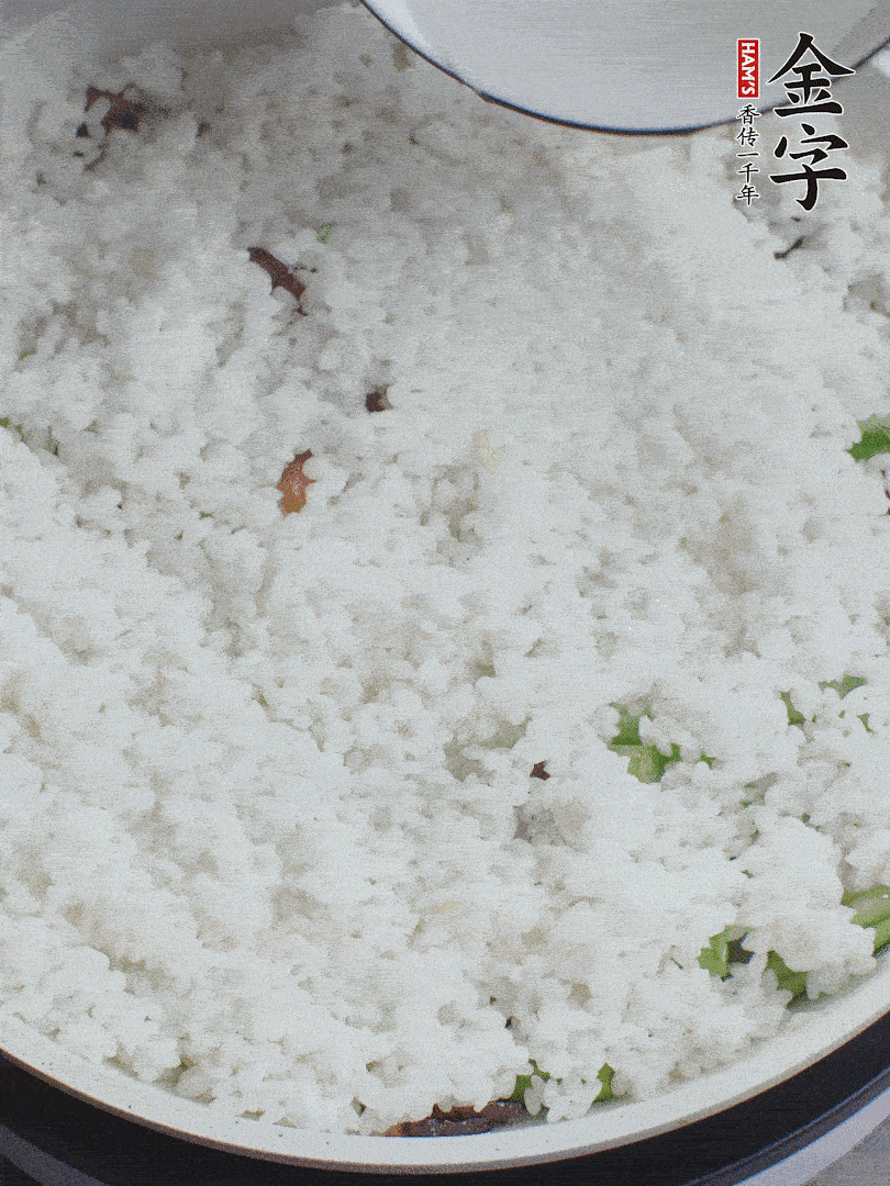 放一碗水，蓋蓋燜煮。