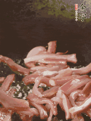 再放豌豆苗翻炒均勻。
