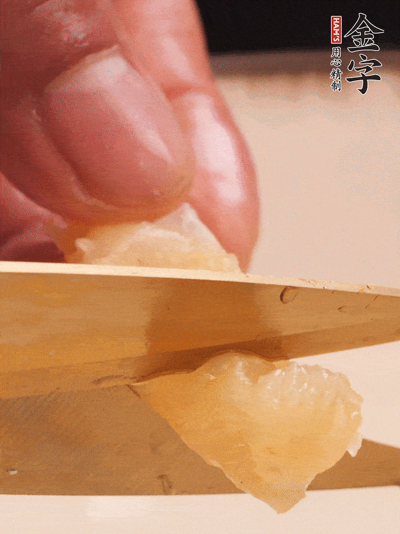 取出放入清水中，清洗表面，再剪成小段